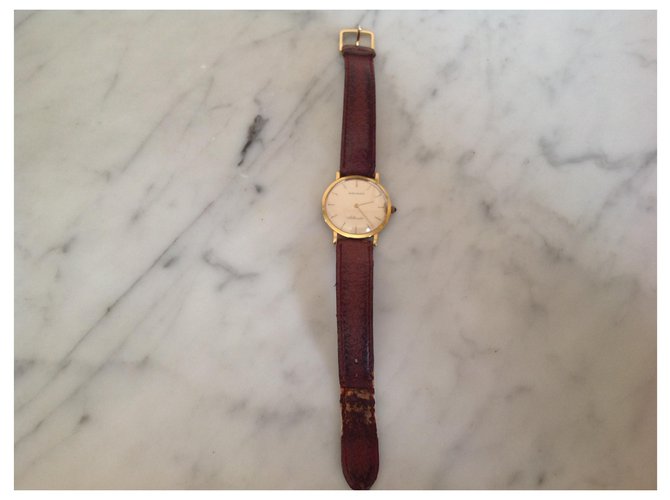 Movado silhouette Golden Yellow gold  ref.228968